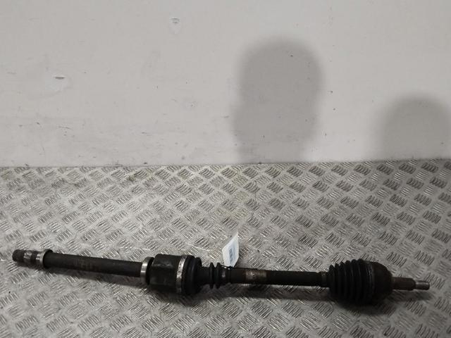 8200790517 RENAULT Semieje delantero derecho comprar Bilbao