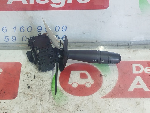 8200792584 RENAULT Conmutador derecho de la columna de dirección  disponible Ourense