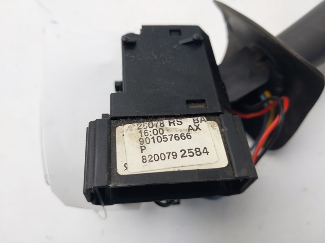 8200792584 RENAULT Conmutador derecho de la columna de dirección  en stock Huelva