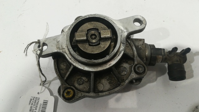 RENAULT 8200797164 Bomba de vacío  en stock Salamanca