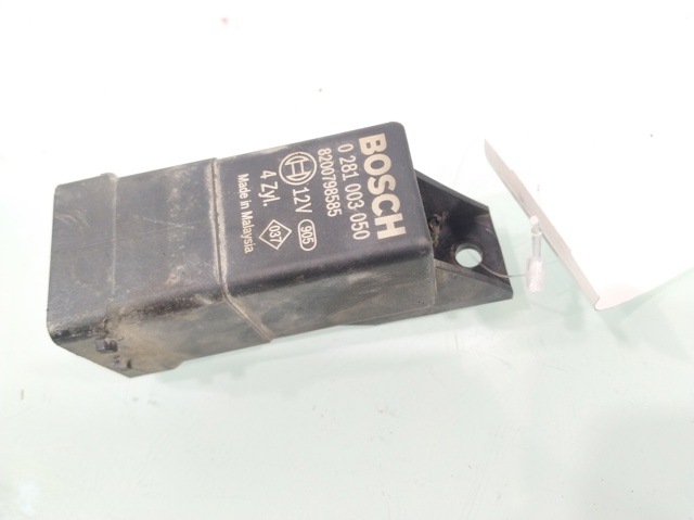 Relé de bujía de precalentamiento Renault Trafic 3 EG