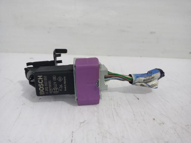 Relé de bujía de precalentamiento Renault Trafic 3 EG