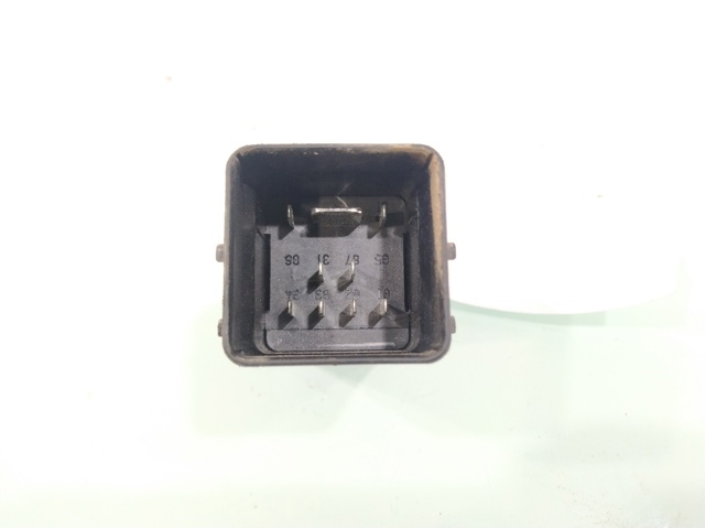 Relé de bujía de precalentamiento Renault Trafic 3 EG