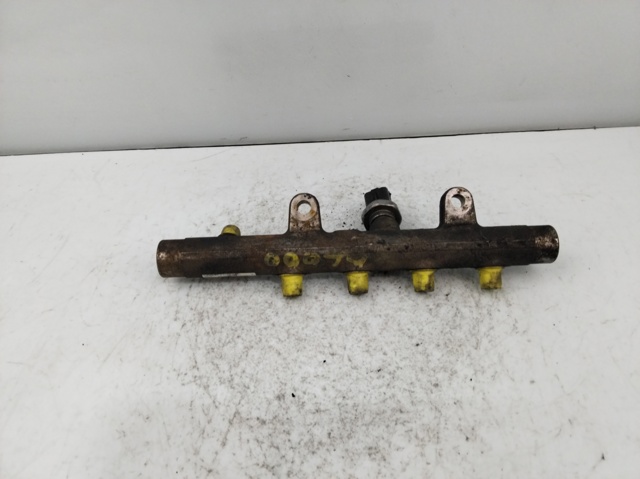 RENAULT 8200815617 Rampa de combustible  en stock Salamanca