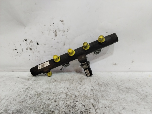 RENAULT 8200815617 Rampa de combustible  en stock Terrassa