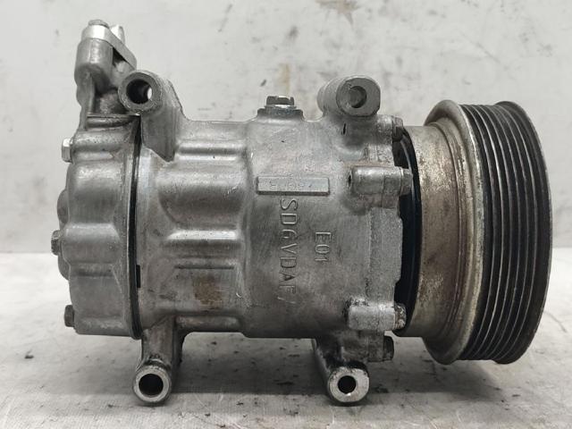 RENAULT 8200819568 Compresor de aire acondicionado  disponible España
