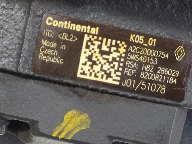 8200821184 Bomba de alta presión de combustible  disponible Utrera