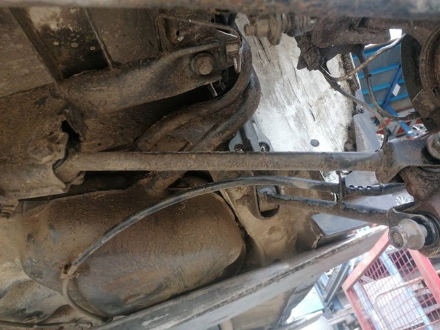 Brazo suspension inferior trasero derecho para dacia duster 1.5 dci 4x4 k9k r8 8200839124