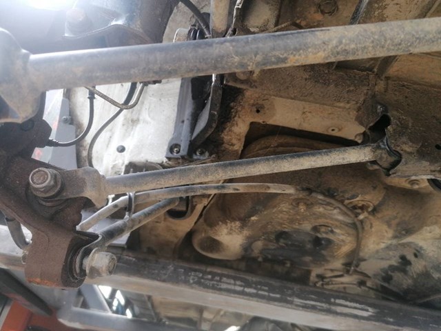 Brazo suspension inferior trasero izquierdo para dacia duster 1.5 dci 4x4 k9k r8 8200839124