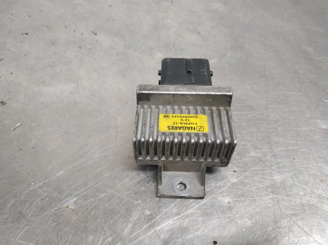 Relé de bujía de precalentamiento Nissan Sunny 3 N14