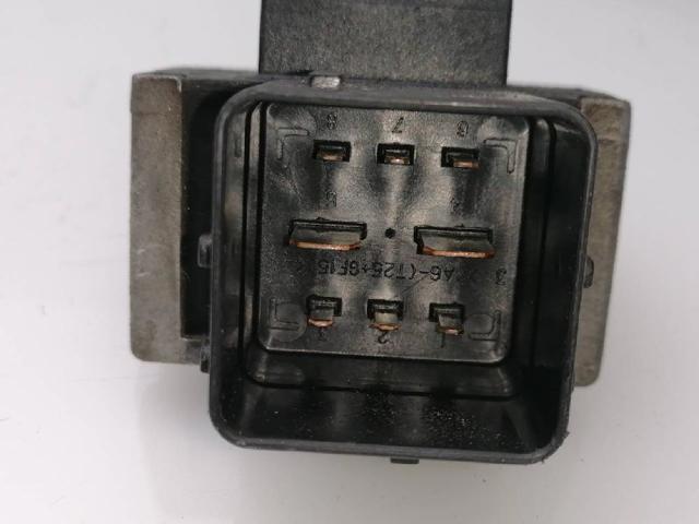Relé de bujía de precalentamiento Nissan Navara D40