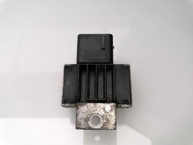 Relé de bujía de precalentamiento Nissan Navara D40
