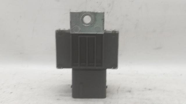 Relé de bujía de precalentamiento Nissan Sunny 3 N14