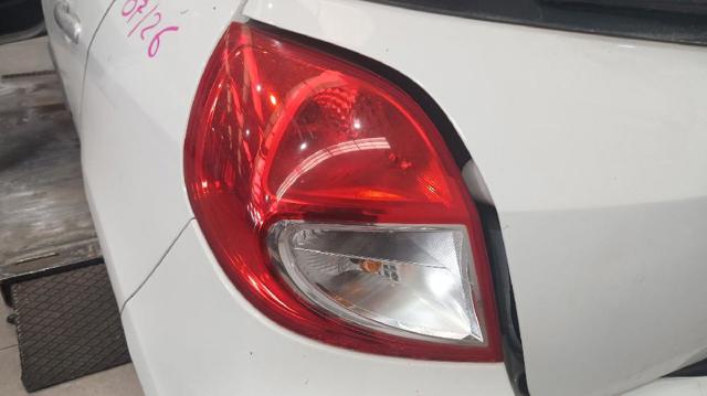 8200886944 RENAULT Piloto trasero izquierdo comprar Bilbao