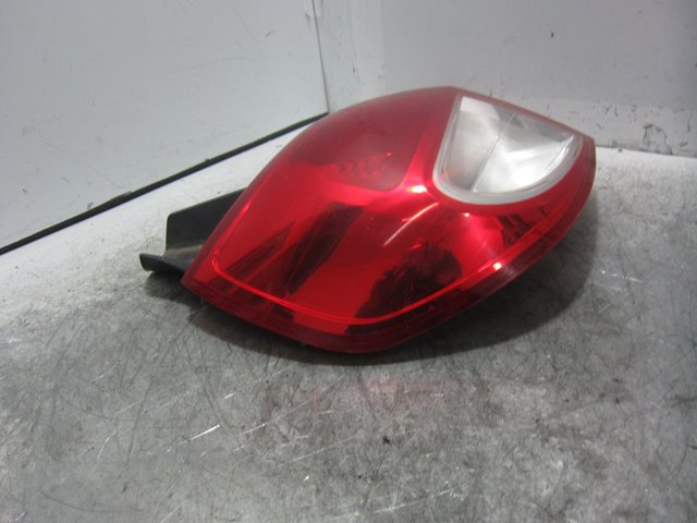 8200886944 RENAULT Piloto trasero izquierdo  en stock Huelva