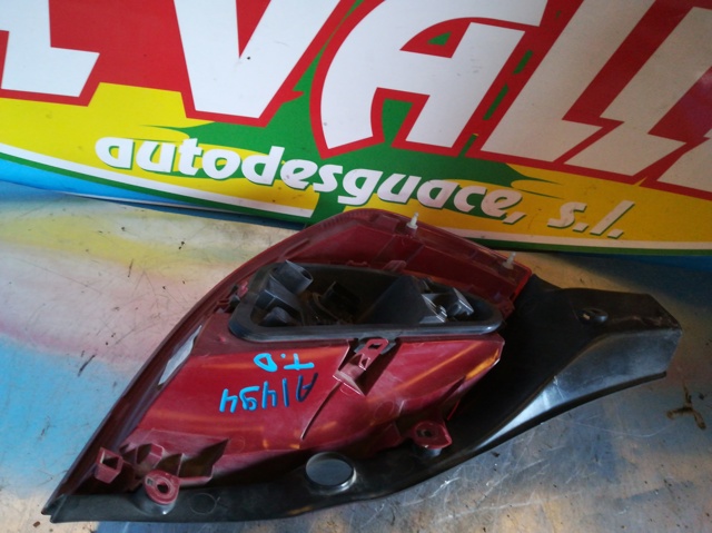 8200886946 Piloto trasero derecho  en stock Granada