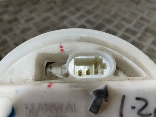 RENAULT 8200903683 Módulo de bomba de combustible con sensor de nivel de combustible  comprar en Ponferrada