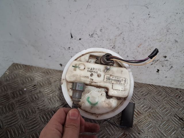 8200903683 RENAULT Bomba de gasolina comprar Madrid