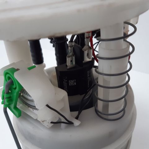 RENAULT 8200903683 Módulo de bomba de combustible con sensor de nivel de combustible  disponible España