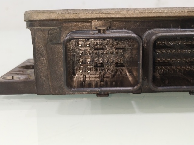 RENAULT 8200909666 ECU  en stock Valencia