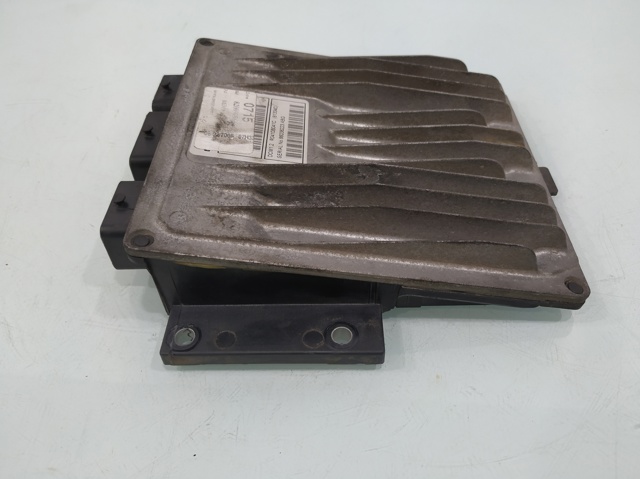 RENAULT 8200909666 Unidad de control del motor (ECU)  disponible Lugo