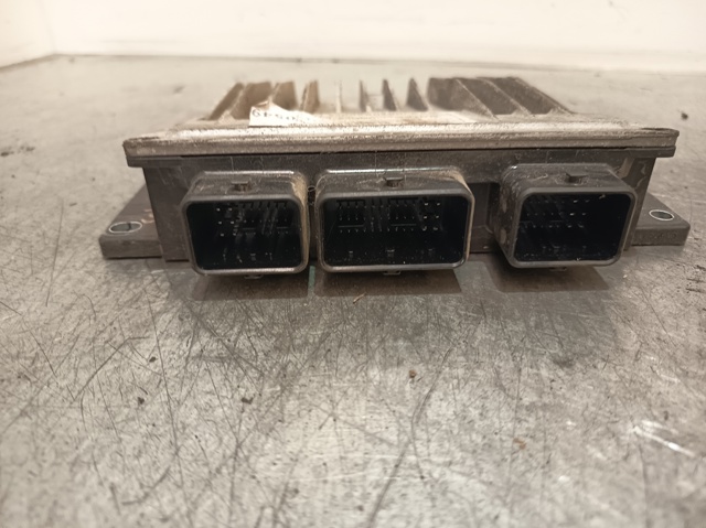 8200909666 Unidad de control del motor (ECU)  disponible Burgos