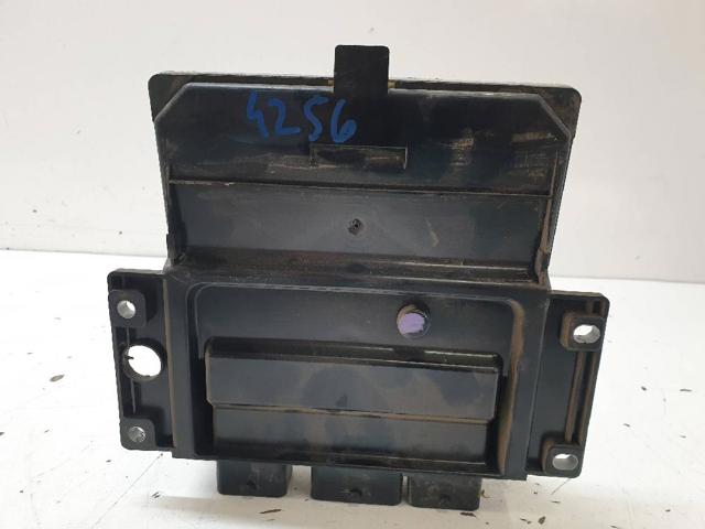 RENAULT 8200909666 ECU  en stock Terrassa