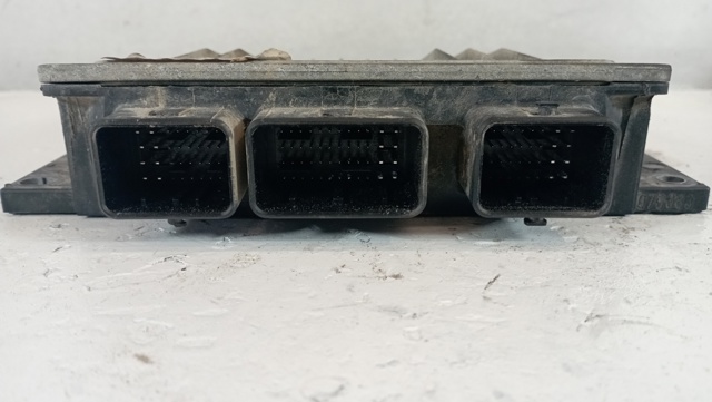 8200911560 RENAULT ECU  en stock Huelva