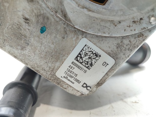 8200923115 RENAULT Radiador de aceite debajo del filtro comprar Bilbao