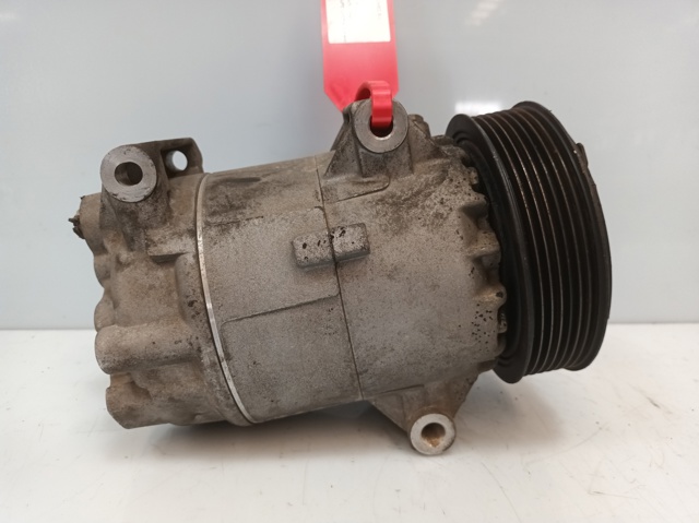8200940233 Compresor de aire acondicionado  disponible Utrera