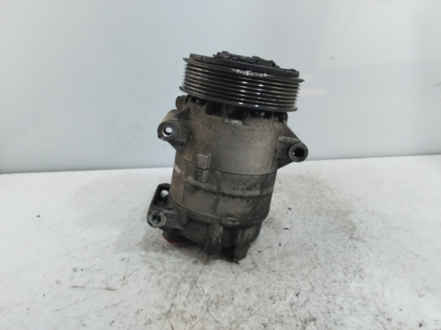RENAULT 8200940233 Compresor de aire acondicionado  comprar en Ponferrada
