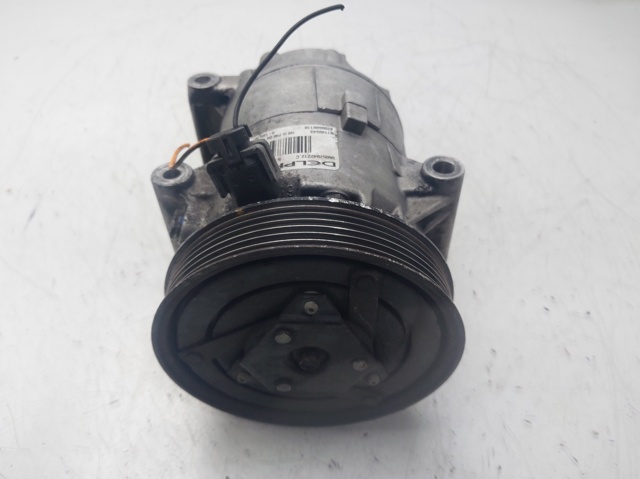 RENAULT 8200940837 Compresor de aire acondicionado  en stock Salamanca
