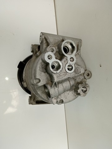 8200940837 RENAULT Compresor de aire acondicionado  en stock Córdoba