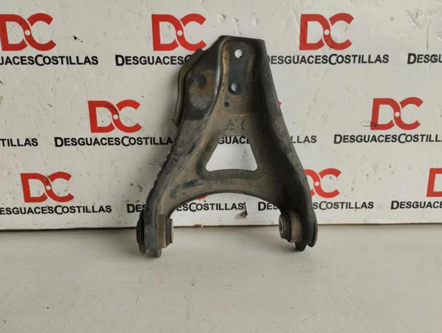 8200942407 Brazo inferior izquierdo de la suspensión delantera  disponible Utrera