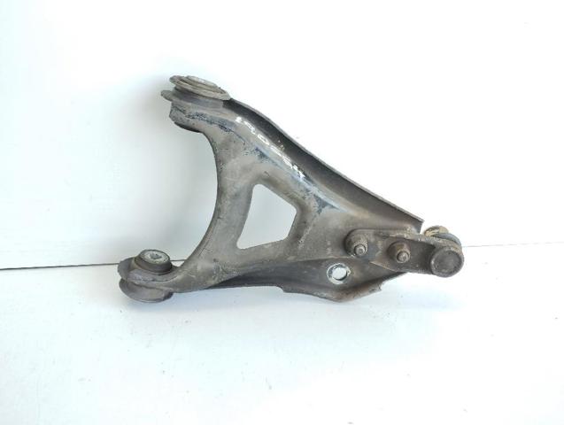 8200942407 Brazo inferior izquierdo de la suspensión delantera  en stock Castellón