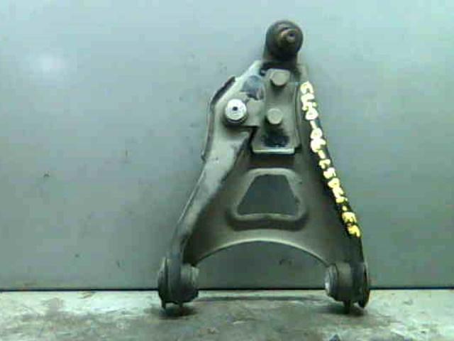 8200942407 Brazo inferior izquierdo de la suspensión delantera  comprar en Reus