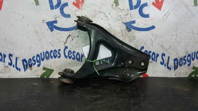 8200942407 Brazo inferior izquierdo de la suspensión delantera  en stock Granada