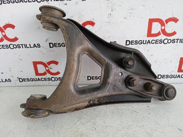 8200942408 Brazo inferior derecho de la suspensión delantera  en stock Granada