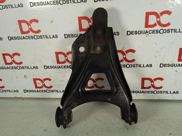 8200942408 Brazo inferior derecho de la suspensión delantera  en stock Granada