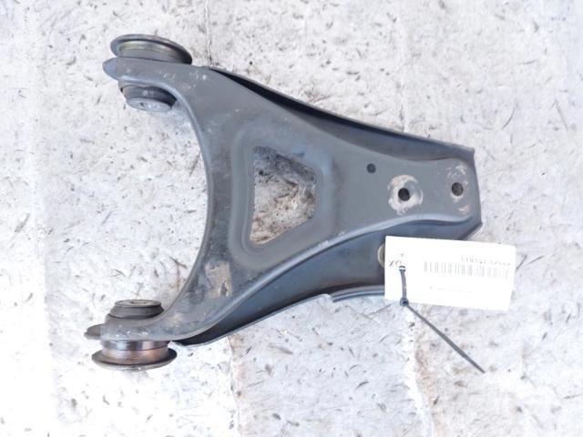 RENAULT 8200942408 Brazo inferior derecho de la suspensión delantera  disponible Valladolid