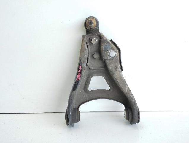 RENAULT 8200942408 Brazo inferior derecho de la suspensión delantera  comprar en Ponferrada