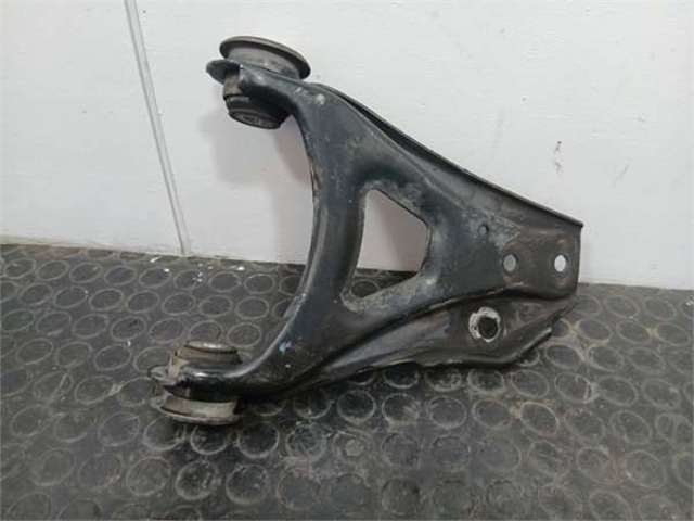 RENAULT 8200942417 Brazo inferior izquierdo de la suspensión delantera  en stock Terrassa