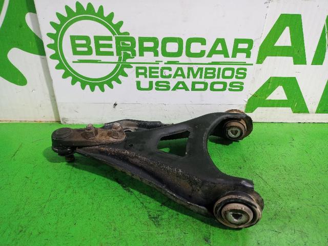 RENAULT 8200942417 Brazo inferior izquierdo de la suspensión delantera  en stock Terrassa