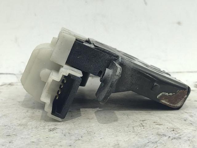 8200948107 Cerradura de maletero  en stock Sabadell