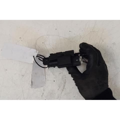 RENAULT 8200948107 Cerradura de tapa de maletero  disponible Valladolid