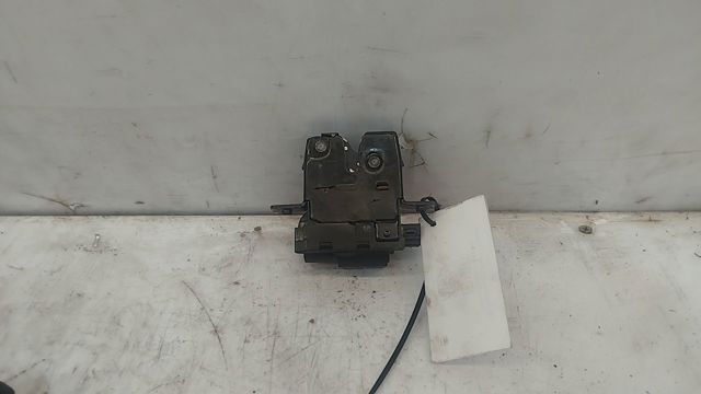 8200948107 Cerradura de tapa de maletero  disponible Málaga