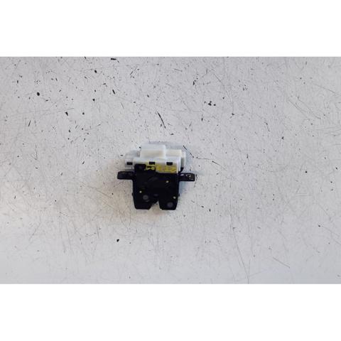 8200948107 Cerradura de tapa de maletero  disponible Utrera