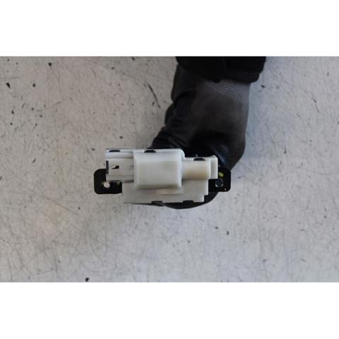 RENAULT 8200948107 Cerradura de maletero  en stock Valencia