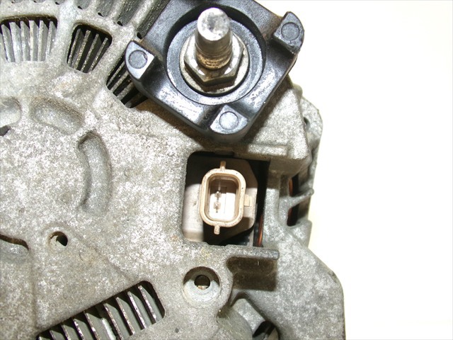8200960533 RENAULT Alternador  comprar en Lleida