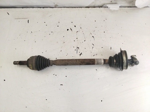 Semieje delantero izquierdo 8200985010 RENAULT